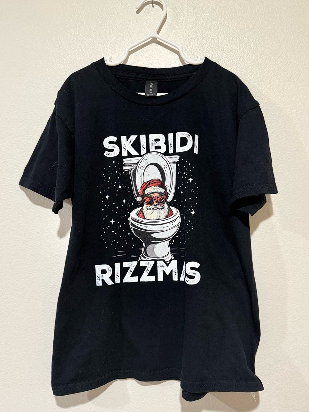 Skibidi Toilet Rizzmas Santa Christmas T-Shrit Kid’s Size Medium Gildan